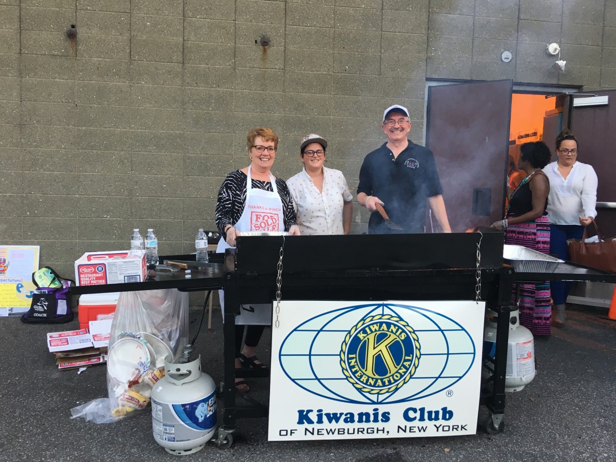 Kiwanis Club of Newburgh BBQing
